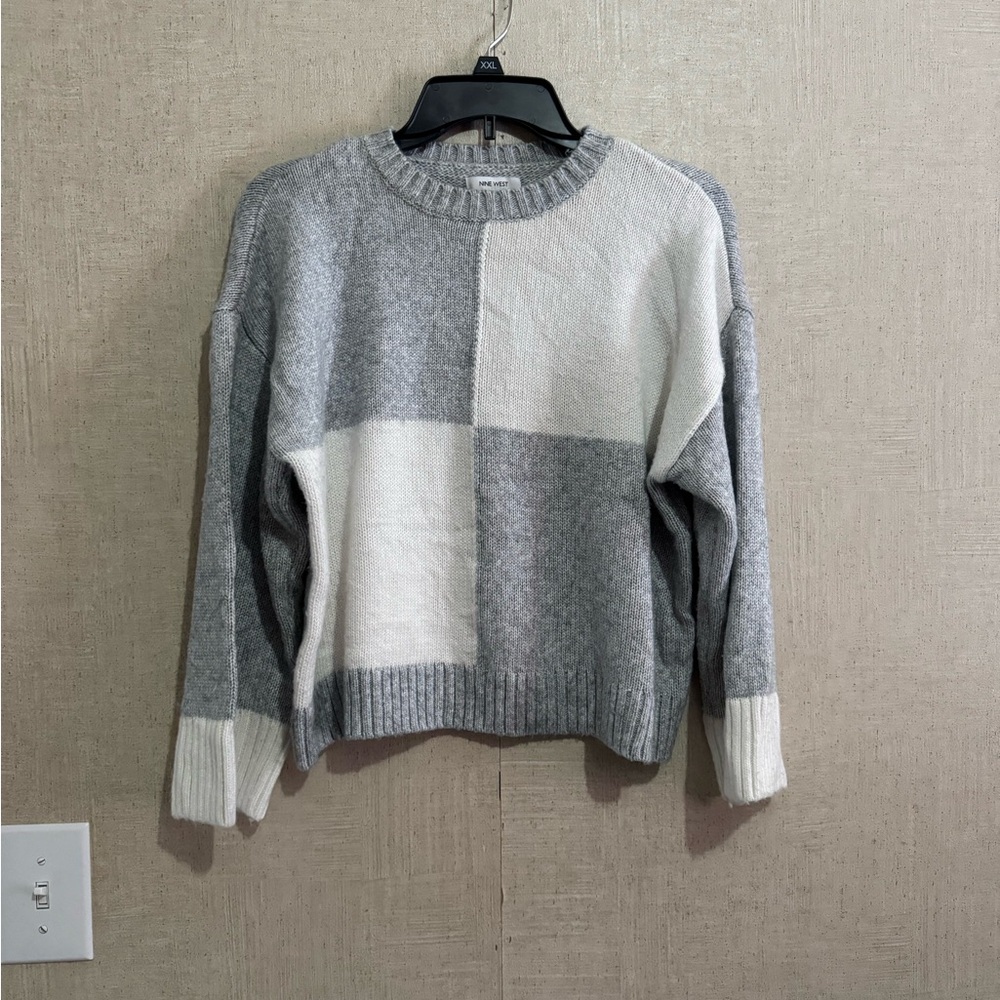 Nine West women’s color block sweater